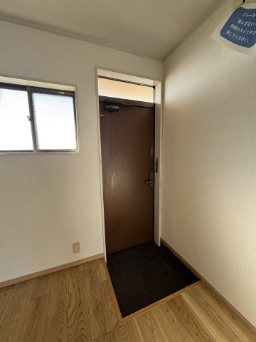 大成マンションの玄関