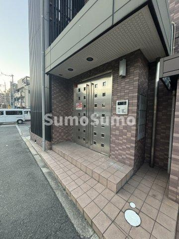 木津川TSマンションのエントランス