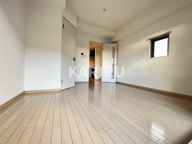 レークス大阪城イーストの居間・リビング