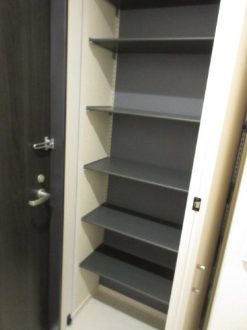 グランメゾンの玄関