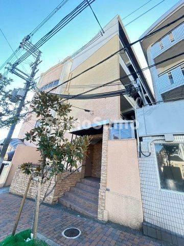 諏訪山ハウスのエントランス
