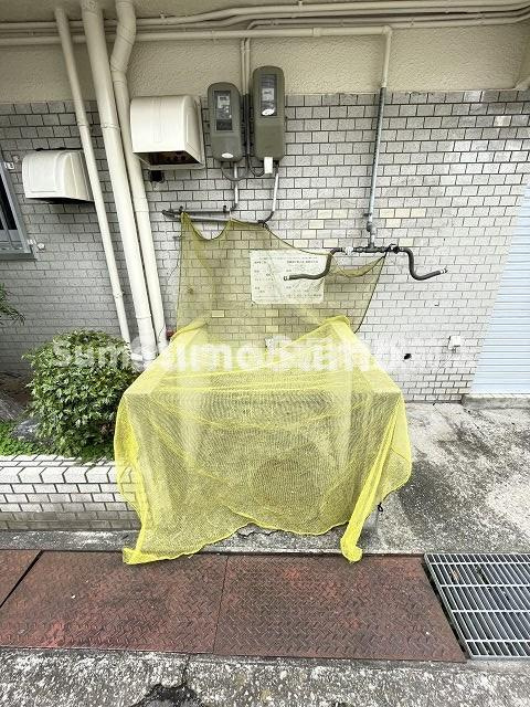 若松マンションの外観