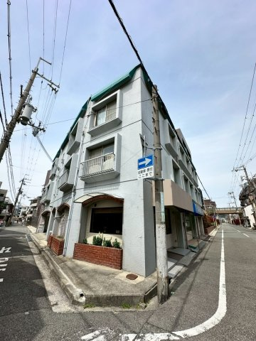 西村マンションの外観