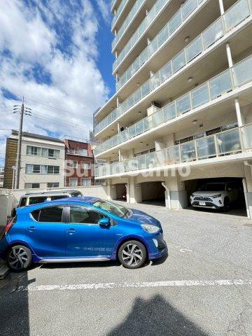 花隈ダイヤハイツの駐車場