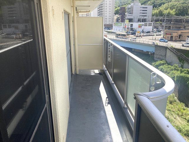 ベガ中上のバルコニー|日当たりの良いバルコニー