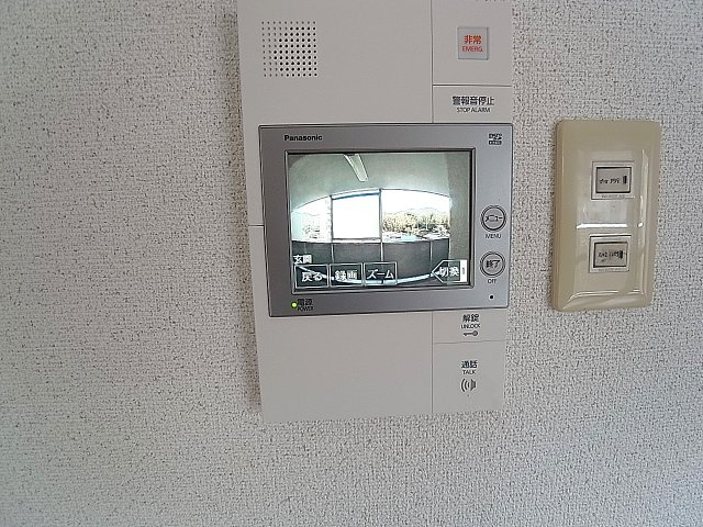 ベガ中上のセキュリティ|録画機能付きモニターフォンで顔が分かり安心