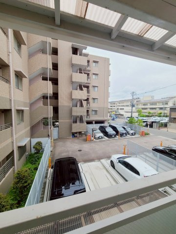 西宮グリーンハイツⅠの駐車場