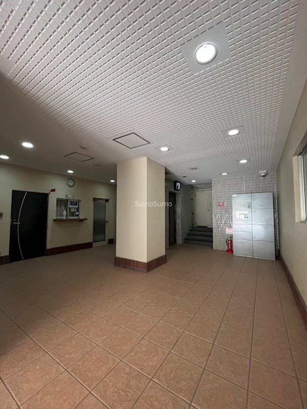 順慶町ハイツのロビー|建物の内部です