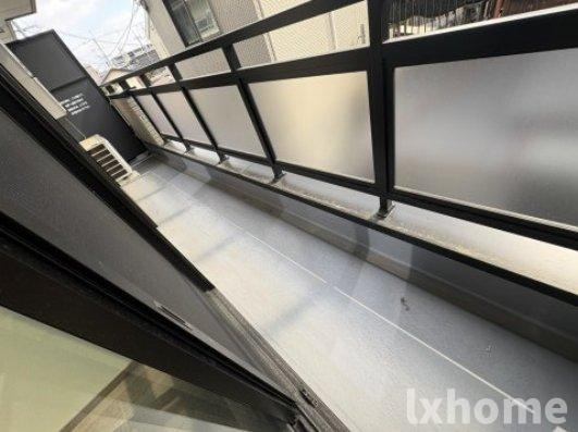 LINOメゾン蔵垣内のバルコニー|暖かな日差しのふりそそぐバルコニー