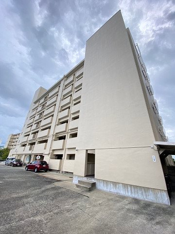 阪急新仁川マンションの外観