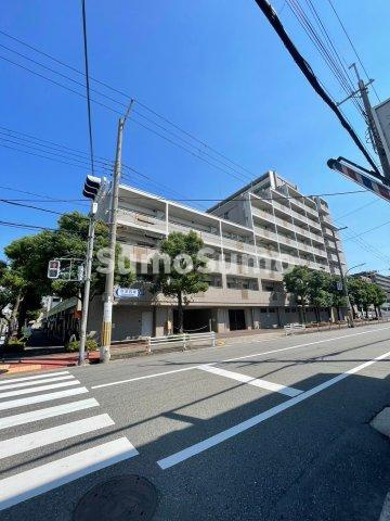阪急西宮マンションの駐車場