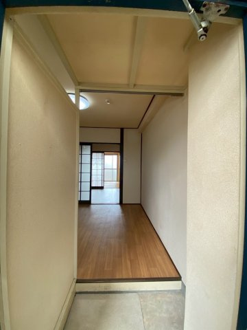 赤浦永沢ビルの玄関