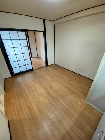 赤浦永沢ビルの居間・リビング