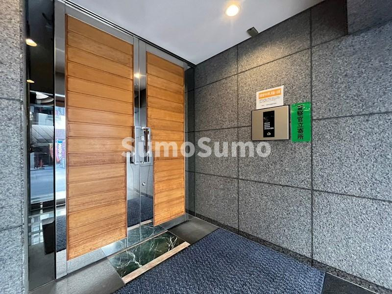 雅苑のエントランス|落ち着いたエントランスです