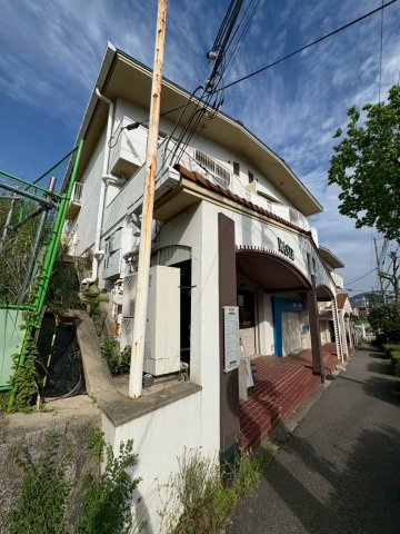 落合ハイツ A棟の外観