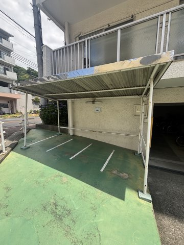諏訪山スカイハイツの外観