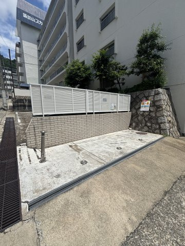 諏訪山スカイハイツの外観