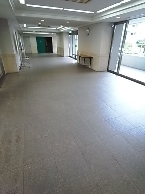 阪急西宮マンションのエントランス