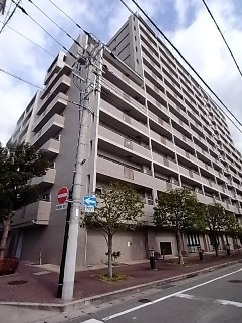 阪急西宮マンションの外観