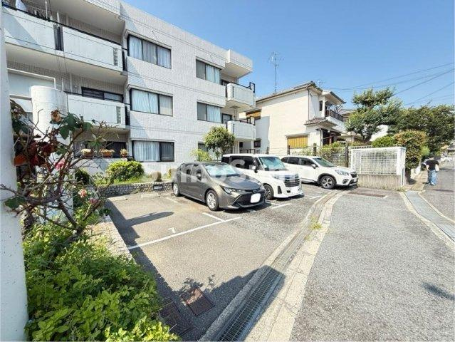 芦屋翠ケ丘アーバンリズの駐車場
