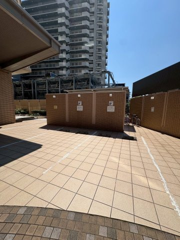 須磨コーストタワーの駐車場