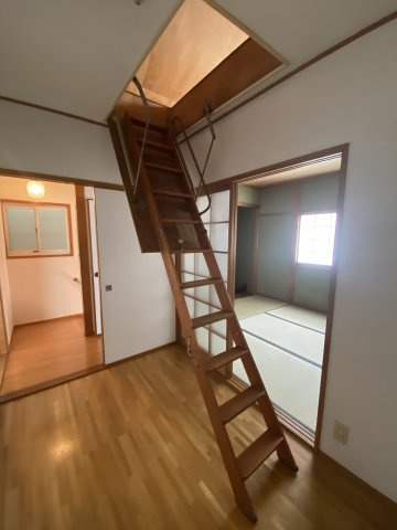 離宮前町１丁目貸家のその他