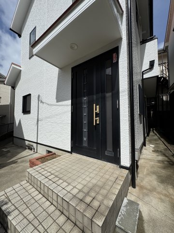 長尾町１丁目戸建江のエントランス