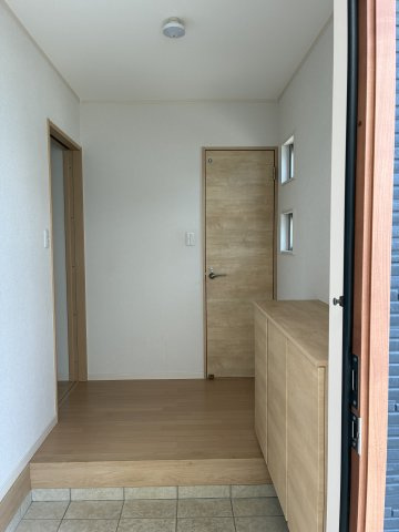 愛生町戸建の駐車場