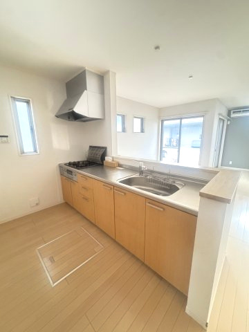 愛生町戸建のキッチン