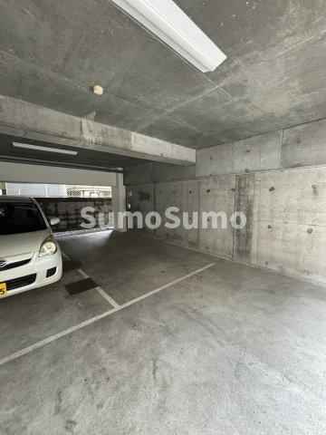 高津ゴールデンハイツの駐車場|駐車場があります