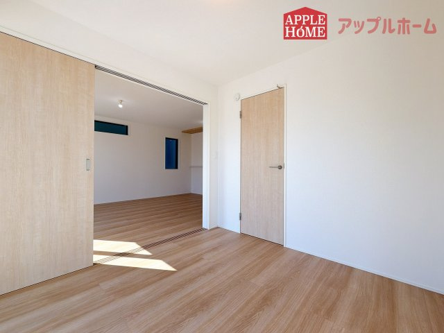 [新築住宅] さいたま市見沼区深作 11期 全6棟の洋室|居室は全室収納あり！たっぷりある収納活用でお部屋もキレイを保てます♪