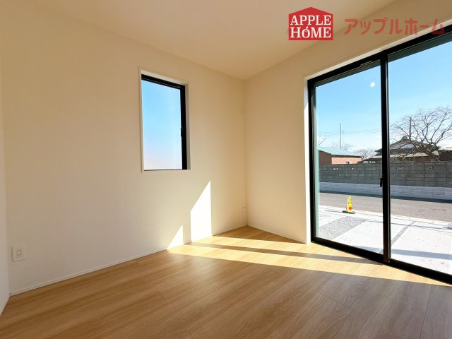 [新築住宅] さいたま市見沼区深作 11期 全6棟の洋室|２階居室は全室収納あり！たっぷりある収納活用でお部屋もキレイを保てます♪