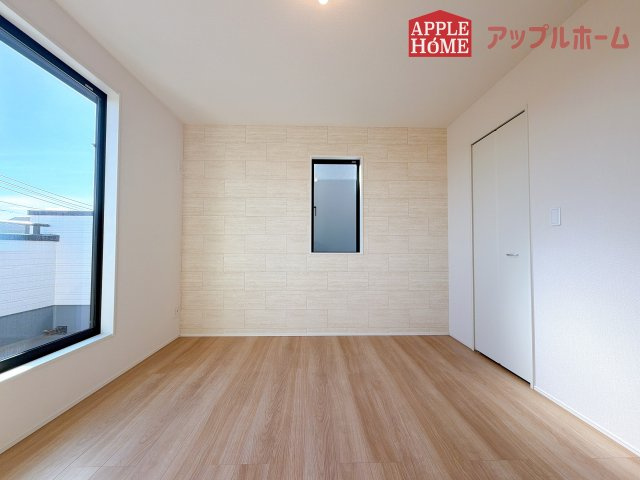 [新築住宅] さいたま市見沼区深作 11期 全6棟の洋室|２階居室は全室収納あり！たっぷりある収納活用でお部屋もキレイを保てます♪