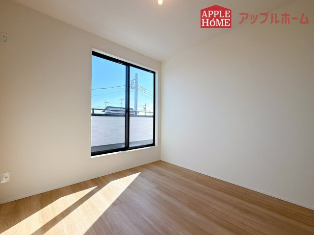 [新築住宅] さいたま市見沼区深作 11期 全6棟の洋室|２階居室は全室収納あり！たっぷりある収納活用でお部屋もキレイを保てます♪