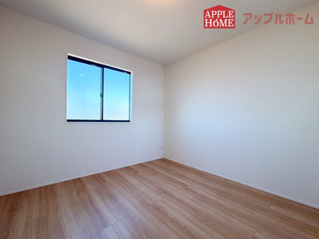 [新築住宅] さいたま市見沼区深作 11期 全6棟の洋室|２階居室は全室収納あり！たっぷりある収納活用でお部屋もキレイを保てます♪