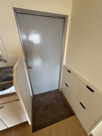 赤浦マンションの玄関
