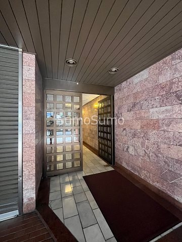 難波ロイヤルハイツのエントランス