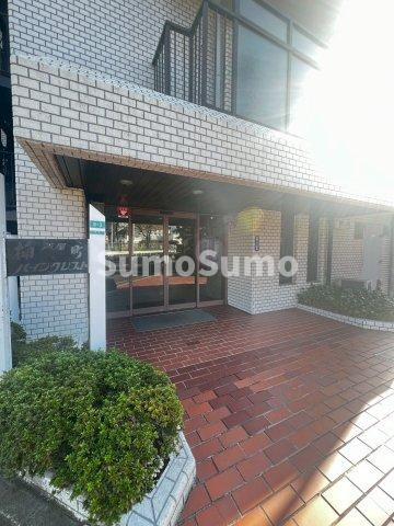 芦屋楠町パインクレストのエントランス