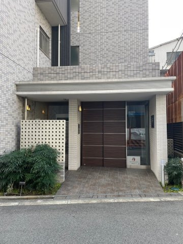 ルクシア阿波座のエントランス