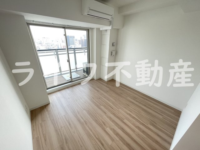 ワールドアイ大阪城EASTアドバンスの居間・リビング|ゆったりとした居間です