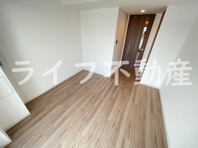 ワールドアイ大阪城EASTアドバンスの洋室|使い勝手のいい洋室です