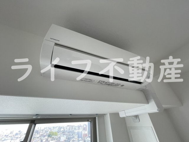 ワールドアイ大阪城EASTアドバンスの内装|明るい室内です