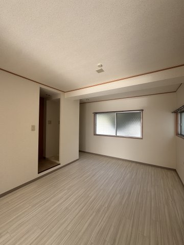 離宮前グリーンハイツの洋室|コンパクトで使いやすい洋室です