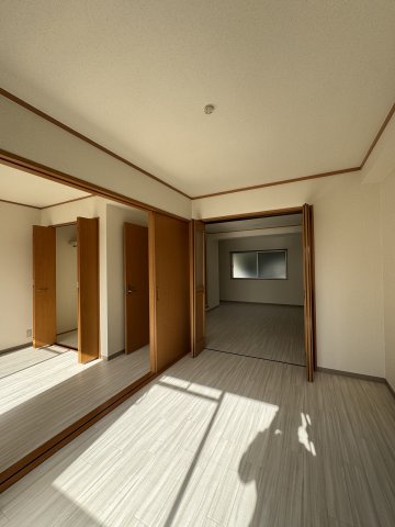 離宮前グリーンハイツの洋室|コンパクトで使いやすい洋室です
