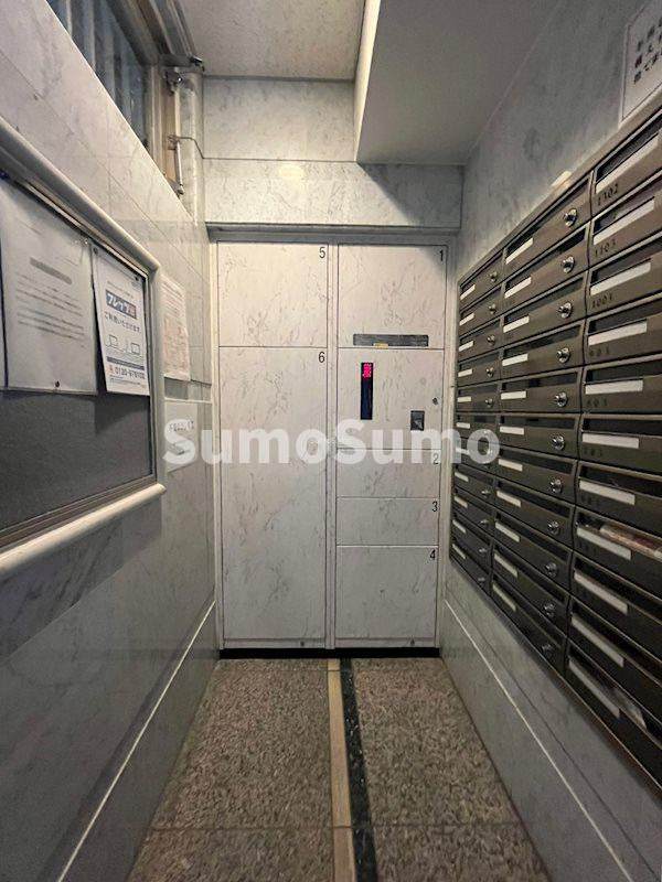 リーガル四ツ橋筋の外観|おしゃれな外観です