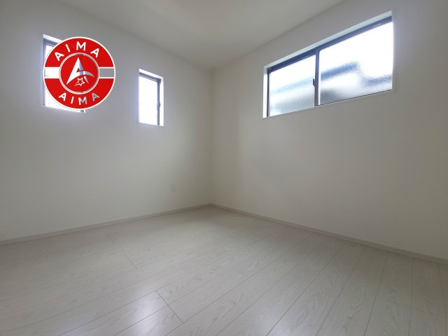 糟屋郡宇美町宇美中央1丁目第4-3棟（2号棟）の子供部屋|柔らかい陽光が差し込む明るいお部屋を演出する設計。彩光の取れる窓が気持ちの良いお部屋を創り上げます。