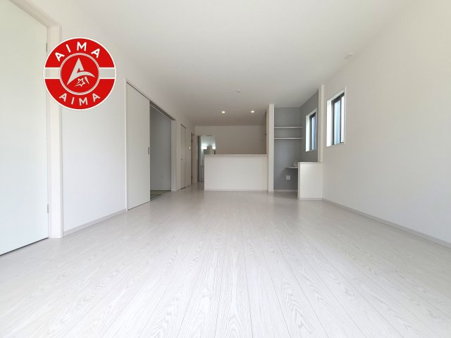 糟屋郡宇美町宇美中央1丁目第4-3棟（2号棟）の居間・リビング|ご家族を近くに感じられる対面キッチンのLDK。会話もはずみそうですね。