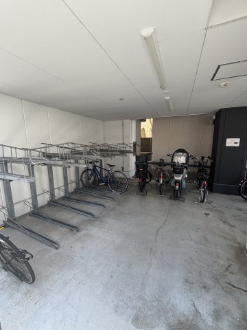 リヴァージュ尼崎の駐車場