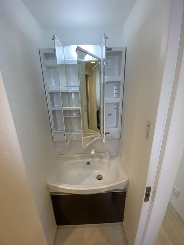 リヴァージュ尼崎の洗面所