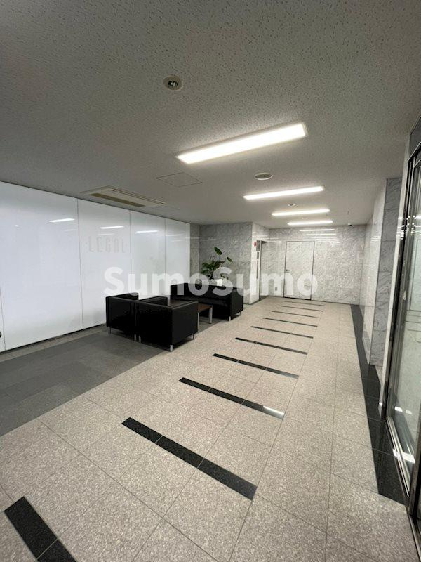 リーガル岡崎橋のロビー